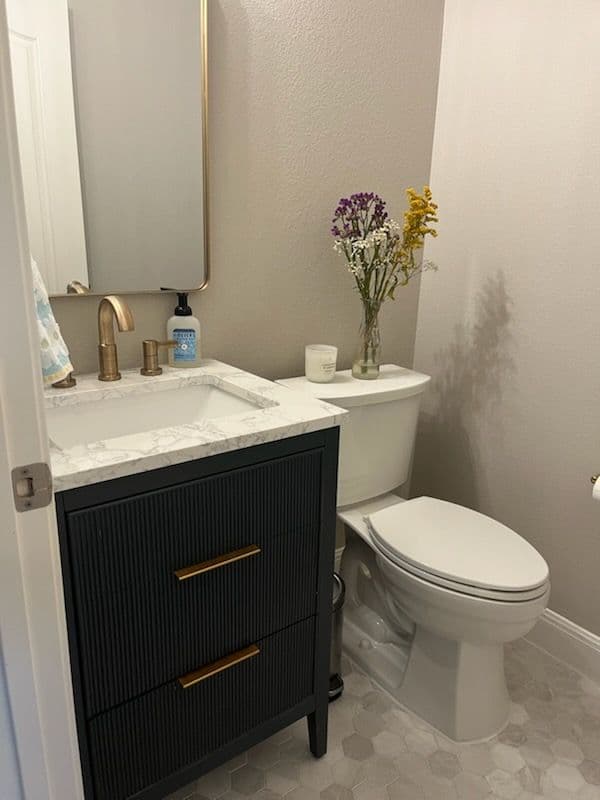 Gallery photos for Bathroom Update with a Modern Touch: Image #1