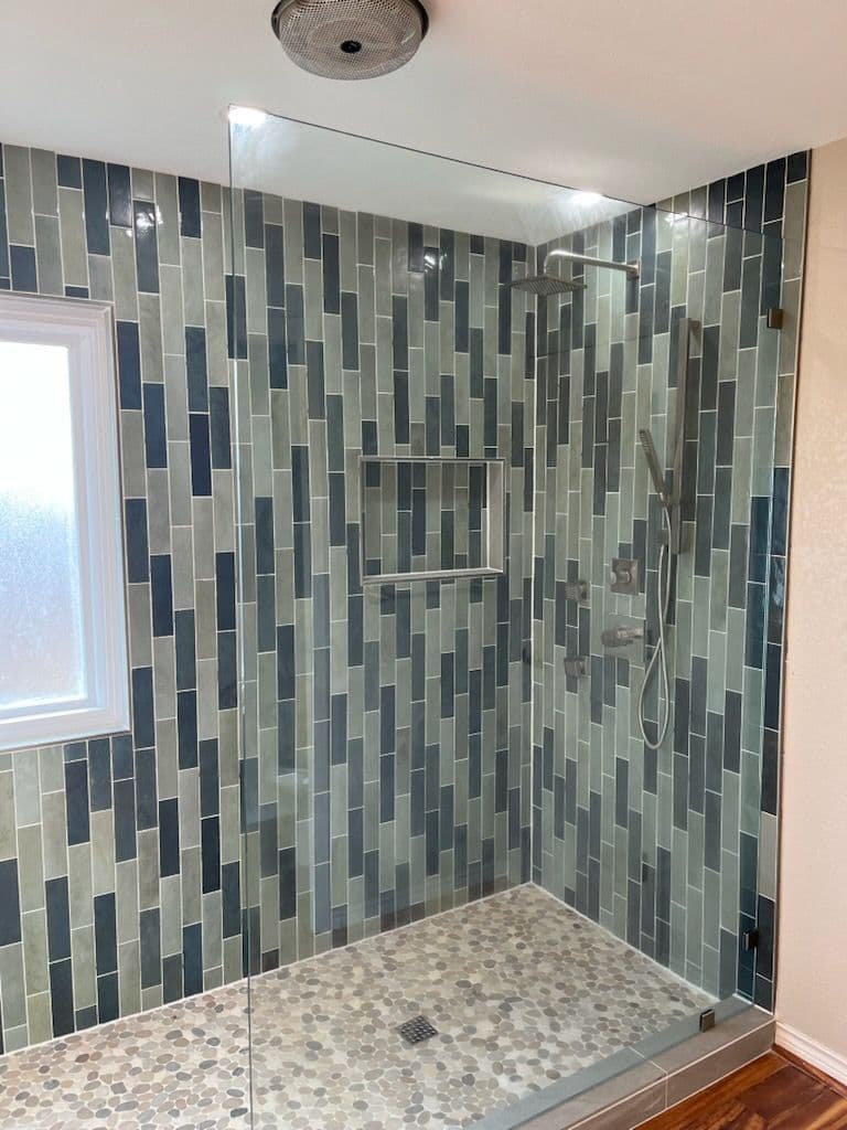 Gallery photos for Upgrading Your Bathroom with a Modern Glass Shower: Image #1